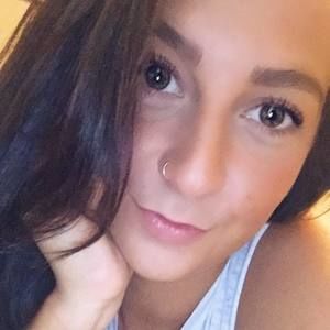 Meet your Posher, Hallie